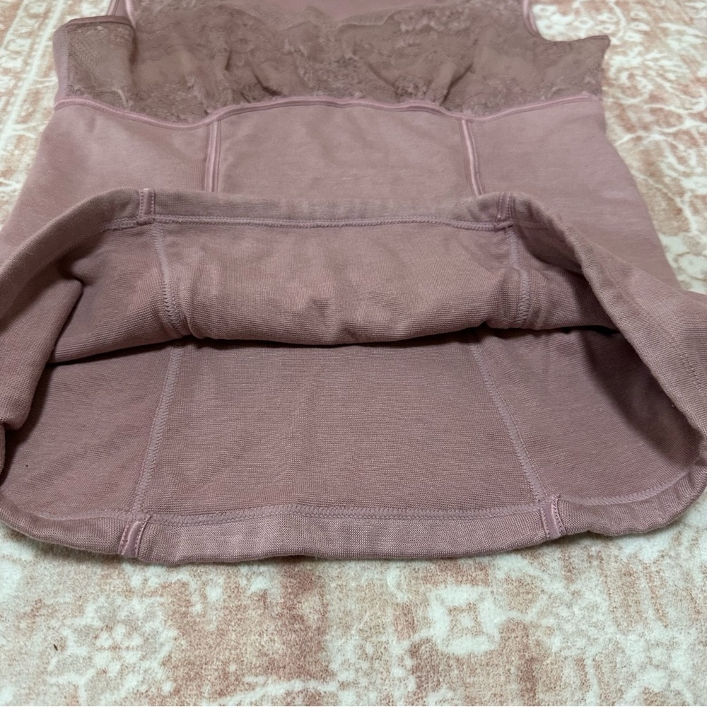 Lavender Lace Shapewear Compression Tank Top - Picture 8 of 11